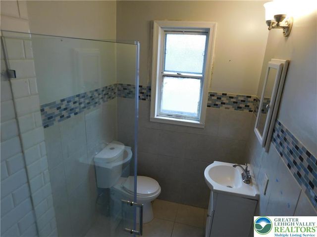 1307 East 4th Street 1R, Bethlehem City, PA 18015