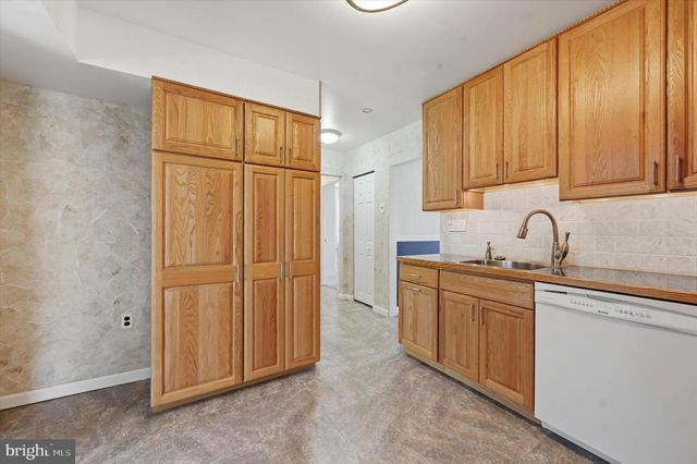 227 TUSCANY, Aston, PA 19014
