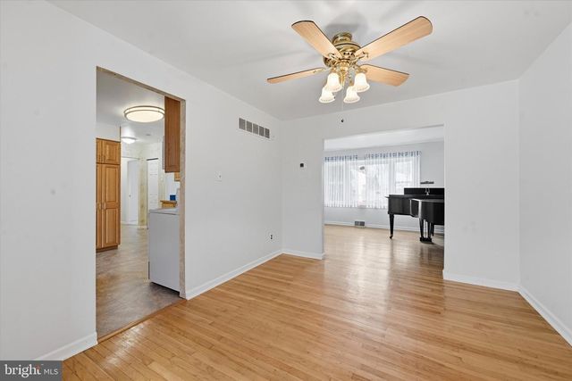 227 TUSCANY, Aston, PA 19014