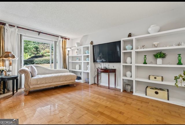 81 Hampshire Court, Avondale Estates, GA 30002