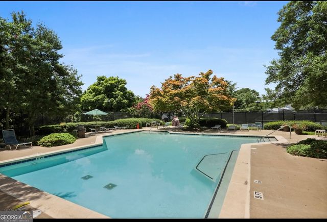 81 Hampshire Court, Avondale Estates, GA 30002