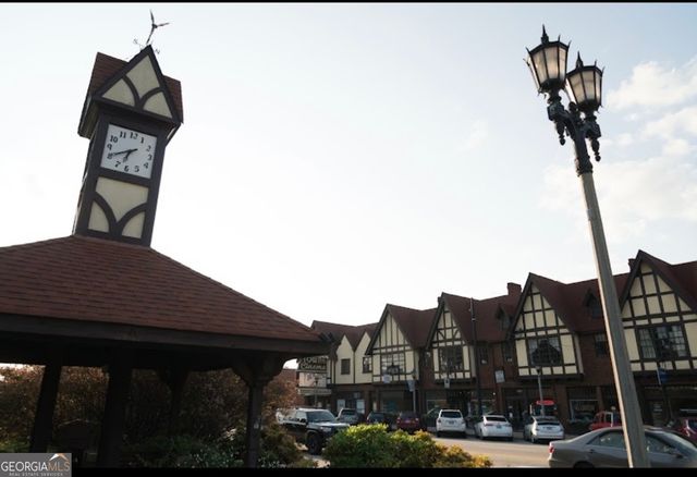 81 Hampshire Court, Avondale Estates, GA 30002