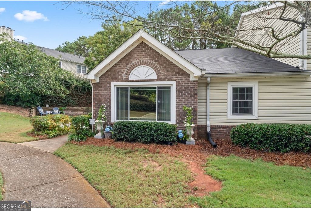 81 Hampshire Court, Avondale Estates, GA 30002