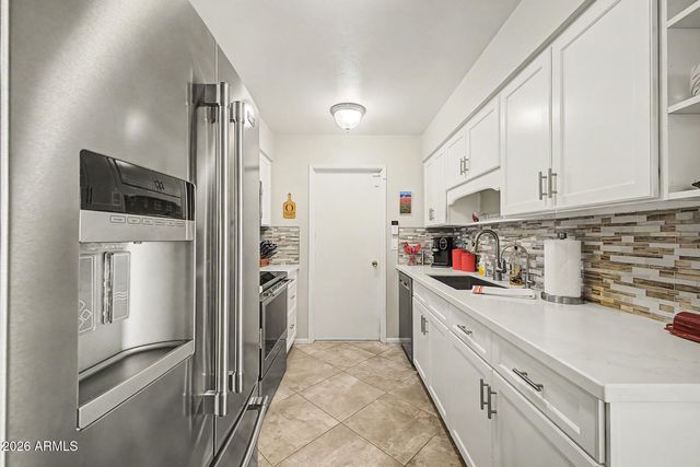 17476 N DEL WEBB Boulevard, Sun City, AZ 85373