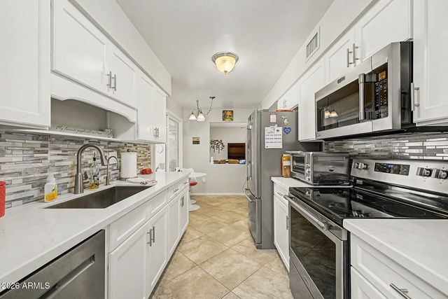 17476 N DEL WEBB Boulevard, Sun City, AZ 85373