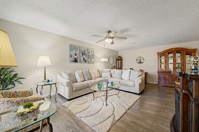 17476 N DEL WEBB Boulevard, Sun City, AZ 85373