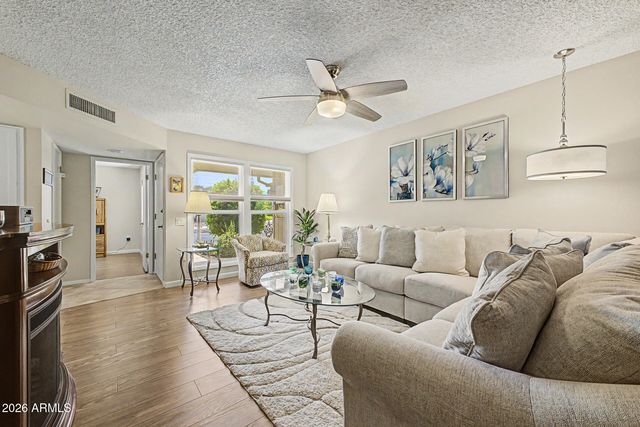 17476 N DEL WEBB Boulevard, Sun City, AZ 85373
