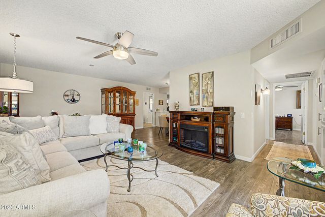 17476 N DEL WEBB Boulevard, Sun City, AZ 85373