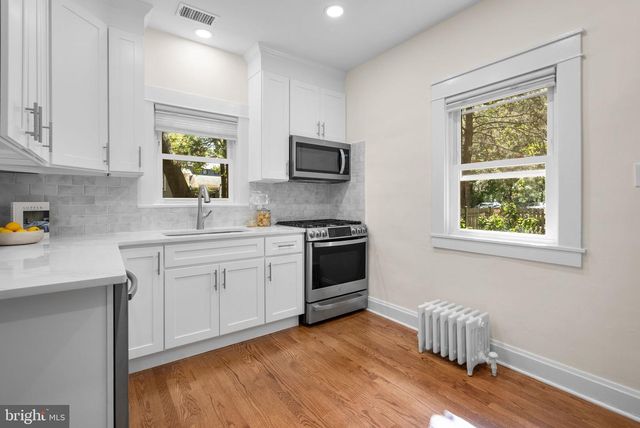 9 PHILADELPHIA AVE, Takoma Park, MD 20912