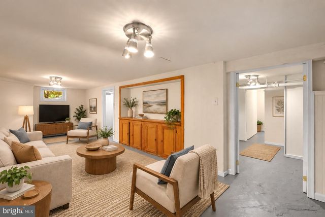 9 PHILADELPHIA AVE, Takoma Park, MD 20912