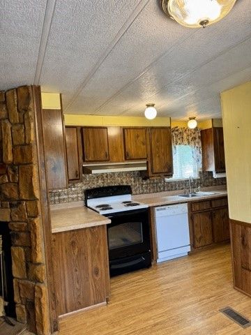 401 Private Road 7837, Wills Point, TX 75169