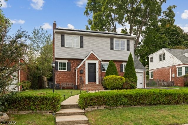 86 Elm St, Dumont Boro, NJ 07628
