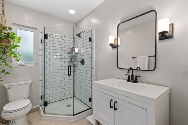 86 Elm St, Dumont Boro, NJ 07628