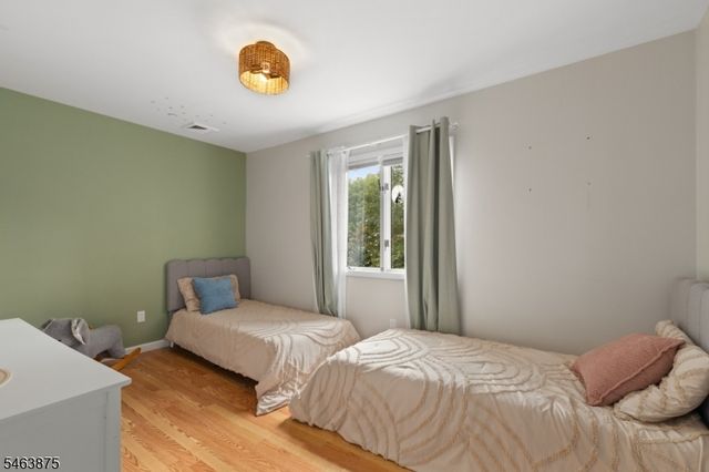 86 Elm St, Dumont Boro, NJ 07628