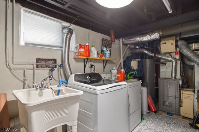 86 Elm St, Dumont Boro, NJ 07628