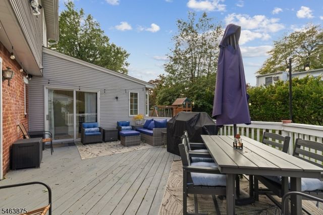 86 Elm St, Dumont Boro, NJ 07628