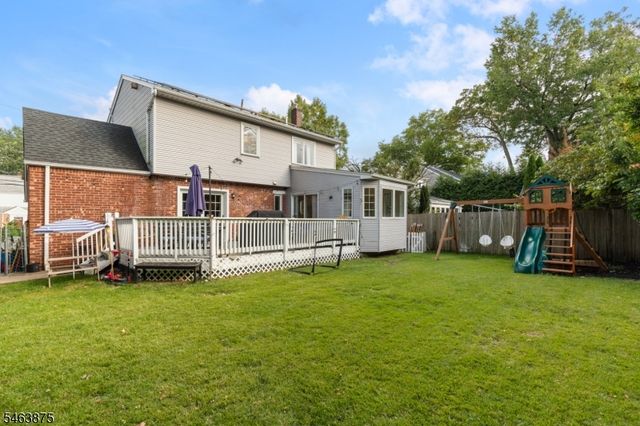 86 Elm St, Dumont Boro, NJ 07628