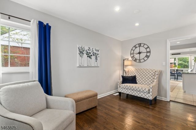 86 Elm St, Dumont Boro, NJ 07628