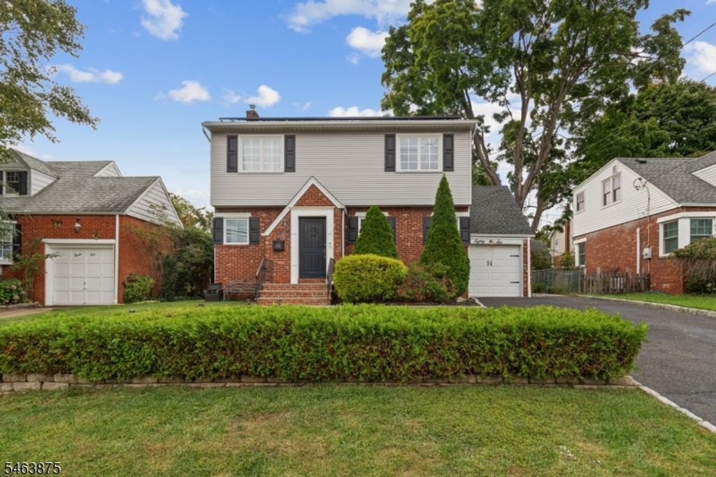 86 Elm St, Dumont Boro, NJ 07628