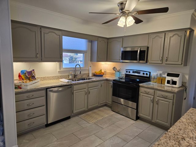 132 Neverbreak Dr, Hendersonville, TN 37075