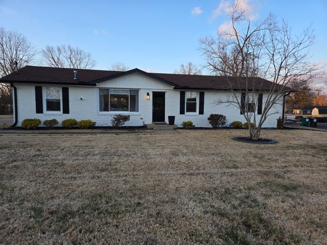 132 Neverbreak Dr, Hendersonville, TN 37075