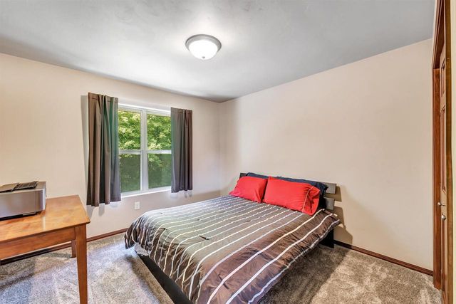 1927 CROSS CREEK CIRCLE, De Pere, WI 54115