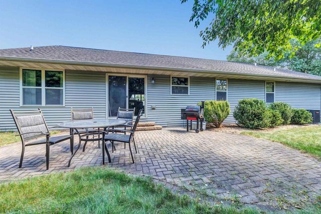 1927 CROSS CREEK CIRCLE, De Pere, WI 54115