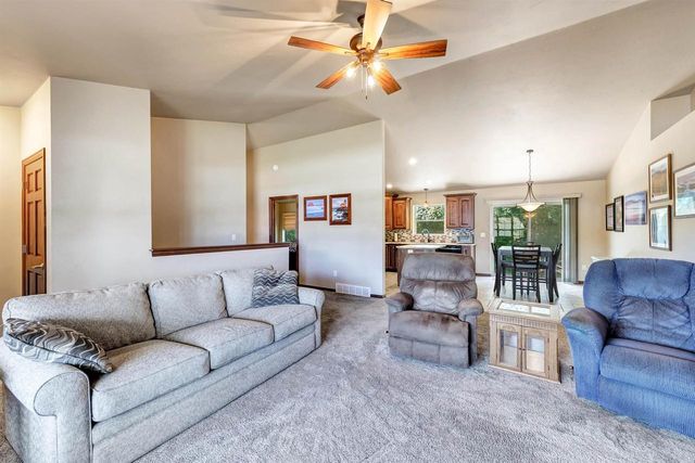 1927 CROSS CREEK CIRCLE, De Pere, WI 54115