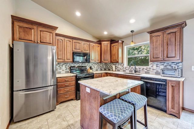 1927 CROSS CREEK CIRCLE, De Pere, WI 54115