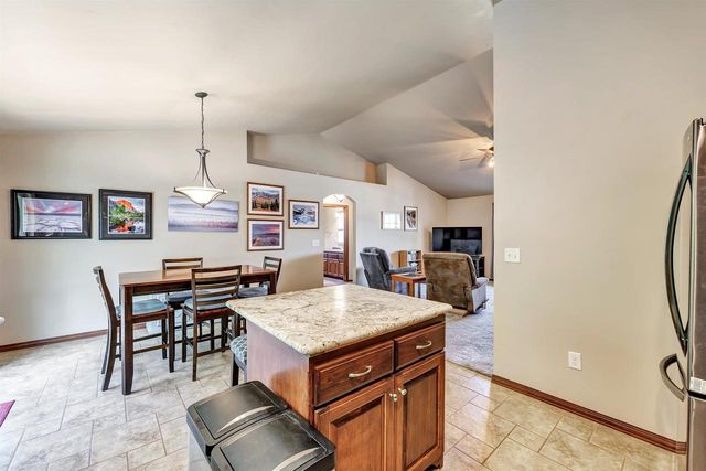 1927 CROSS CREEK CIRCLE, De Pere, WI 54115