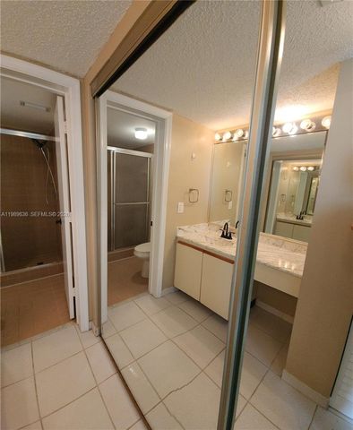 203 Liberty Ct 203, Deerfield Beach, FL 33442