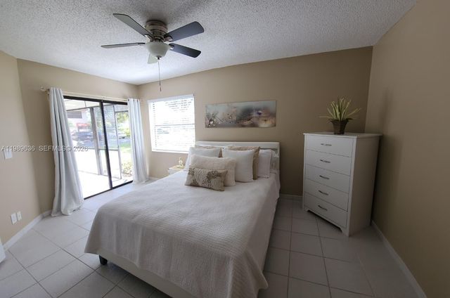 203 Liberty Ct 203, Deerfield Beach, FL 33442