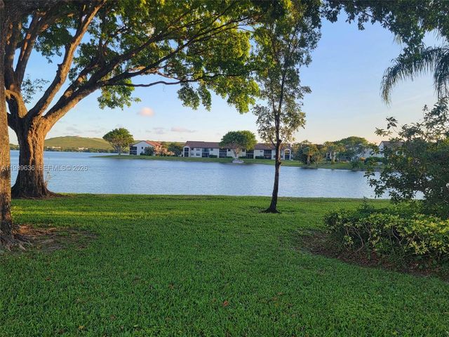 203 Liberty Ct 203, Deerfield Beach, FL 33442