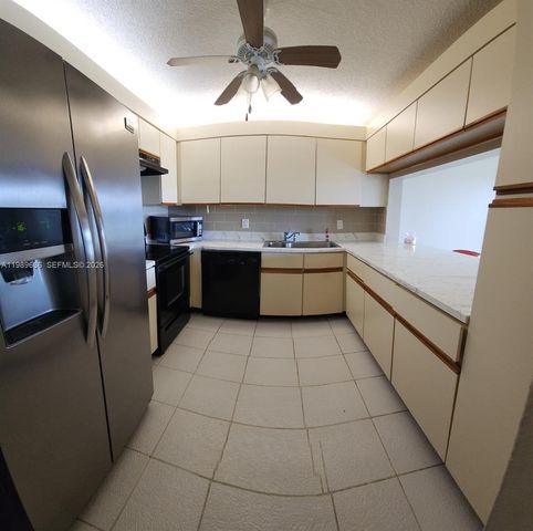 203 Liberty Ct 203, Deerfield Beach, FL 33442