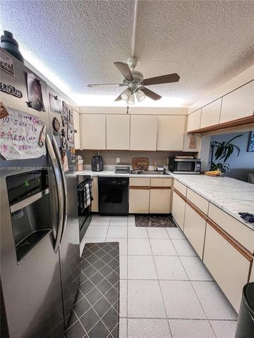 203 Liberty Ct 203, Deerfield Beach, FL 33442