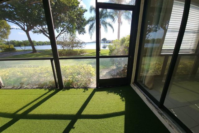 203 Liberty Ct 203, Deerfield Beach, FL 33442