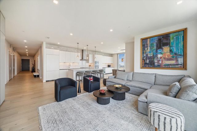 1711 Allen Parkway 2601, Houston, TX 77019