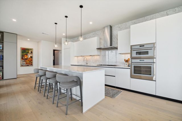 1711 Allen Parkway 2601, Houston, TX 77019