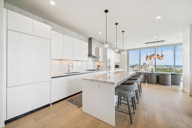 1711 Allen Parkway 2601, Houston, TX 77019