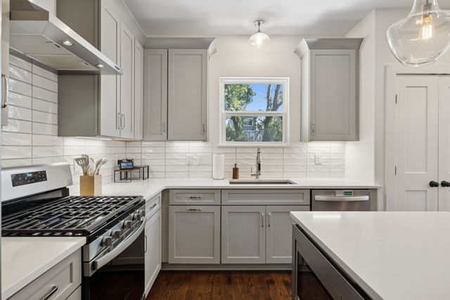 506B E Bend Dr, Nashville, TN 37209