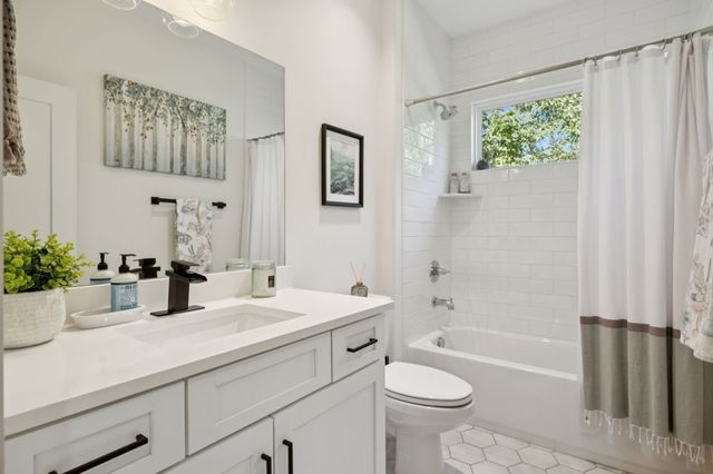 506B E Bend Dr, Nashville, TN 37209