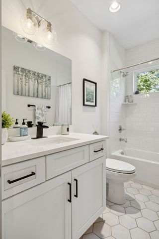 506B E Bend Dr, Nashville, TN 37209