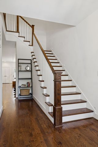 506B E Bend Dr, Nashville, TN 37209