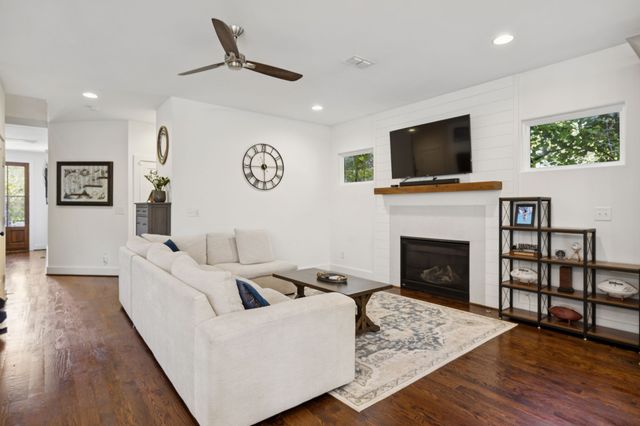 506B E Bend Dr, Nashville, TN 37209