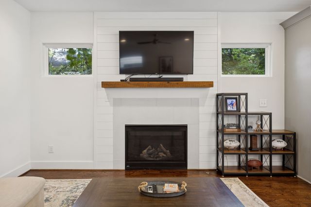 506B E Bend Dr, Nashville, TN 37209