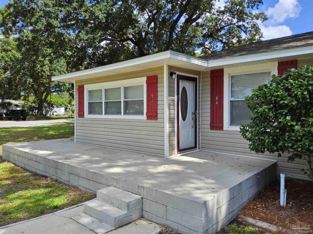 202 Edgewater Dr, Pensacola, FL 32507