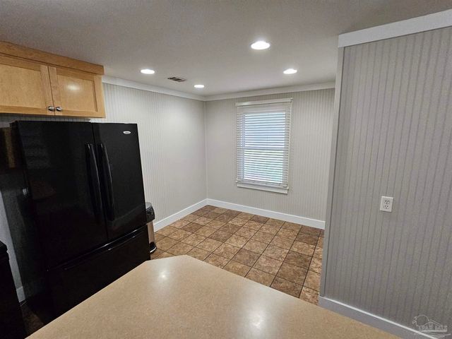 202 Edgewater Dr, Pensacola, FL 32507