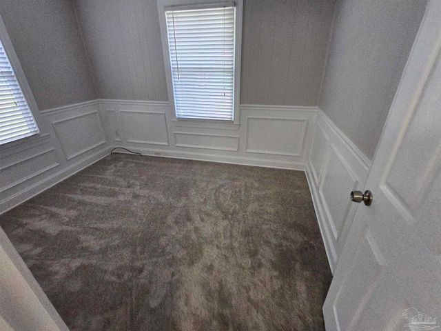 202 Edgewater Dr, Pensacola, FL 32507