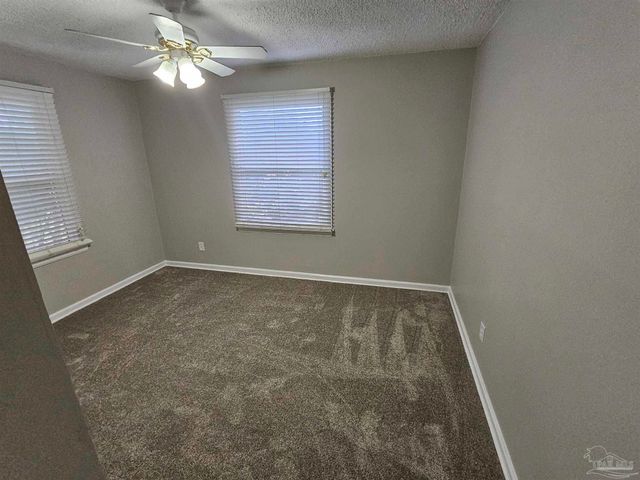 202 Edgewater Dr, Pensacola, FL 32507