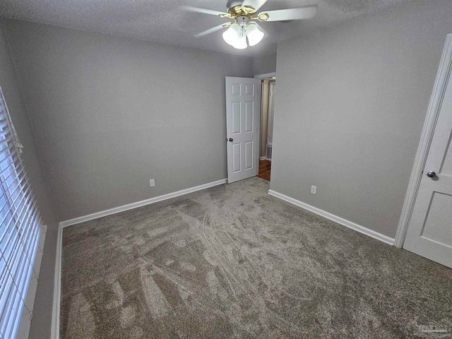 202 Edgewater Dr, Pensacola, FL 32507